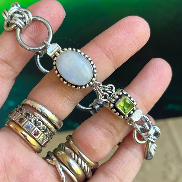 Handmade green peridot & moonstone maille link boho gemstones bracelet - Picture 5 of 15